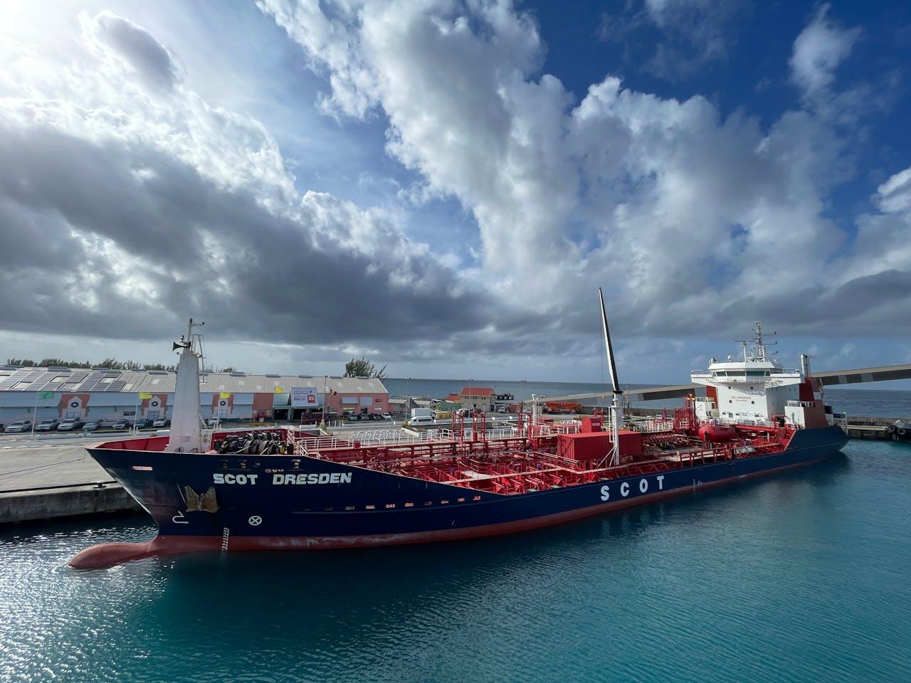 Petromar Quantum Services Ship